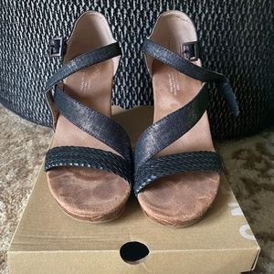 Toms black heels